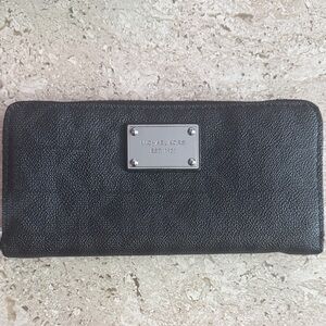 Michael Kors Black Textured Wallet